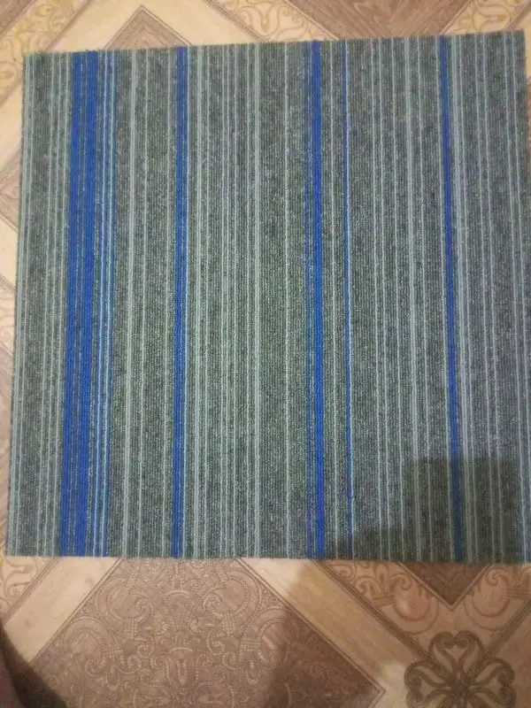 موكيت مربعات شرائح 50×50 مركب في مكتب - صورة 15